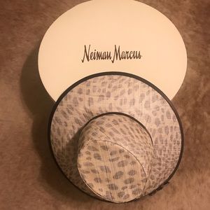 Brand new hat by MARZI, made in Italy.